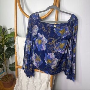 Free People Blue Floral Bell Sleeve sz M